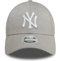 gorra-curva-gris-ajustable-para-mujer-9forty-glitter-de-new-york-yankees-mlb-de-new-era