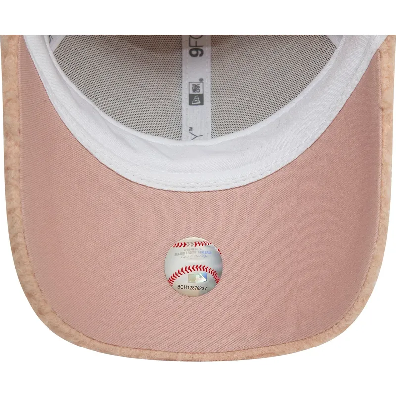 petten-gebogen-roze-verstelbare-band-9forty-borg-van-new-york-yankees-mlb-van-new-era petten-gebogen-roze-verstelbare-band-9forty-borg-van-new-york-yankees-mlb-van-new-era