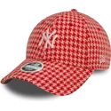 rosa-verstellbare-curved-cap-fur-damen-9forty-houndstooth-der-new-york-yankees-mlb-von-new-era