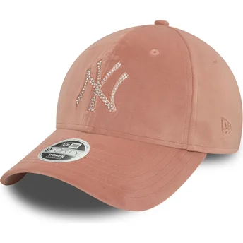 Gorra curva rosa ajustable para mujer 9FORTY Velour Diamante de New York Yankees MLB de New Era