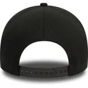 gorra-curva-negra-snapback-con-logo-negro-9forty-e-frame-monochrome-de-chicago-bulls-nba-de-new-era