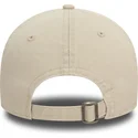 gorra-curva-beige-ajustable-9twenty-heritage-script-de-new-era