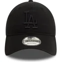 schwarze-verstellbare-curved-cap-mit-schwarzem-logo-9twenty-washed-der-los-angeles-dodgers-mlb-von-new-era