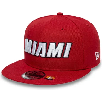 Röd platt snapbackkeps 9FIFTY Statement Miami Heat NBA från New Era