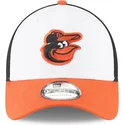 cappellino-visiera-curva-bianco-nero-e-arancione-regolabile-9forty-the-league-di-baltimore-orioles-mlb-di-new-era