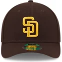 brun-buet-snapback-9forty-m-crown-player-replica-san-diego-padres-mlb-kasket-fra-new-era