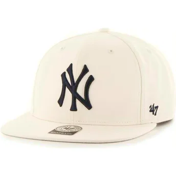 Płaska czapka beige gładki snapback MLB New York Yankees 47 Brand