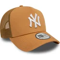new-era-mlb-new-york-yankees-9forty-a-frame-league-essential-hellbraune-trucker-kappe