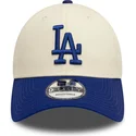 verstellbare-9forty-colour-block-kappe-in-beige-und-blau-von-den-los-angeles-dodgers-mlb-von-new-era