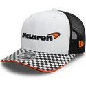 cappellino-trucker-piatto-bianco-e-nero-snapback-9fifty-checkered-visor-di-mclaren-racing-formula-1-di-new-era