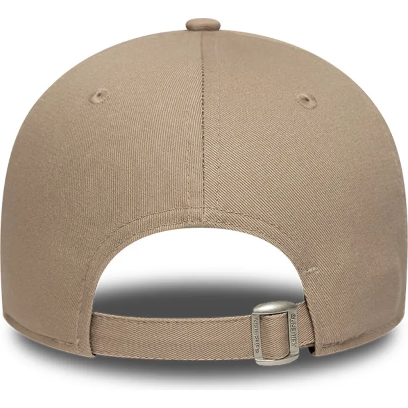 lysebrun-justerbar-buet-kasket-med-brunt-logo-9forty-league-essential-fra-new-york-yankees-mlb-fra-new-era