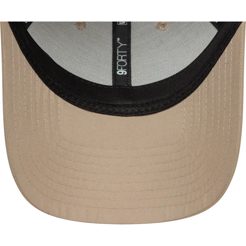 lysebrun-justerbar-kurvet-kasket-9forty-flawless-fra-new-york-yankees-mlb-fra-new-era