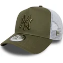 grune-und-weisse-trucker-kappe-mit-grunem-logo-a-frame-league-essential-der-new-york-yankees-mlb-von-new-era