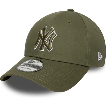 Cappellino con visiera curva verde regolabile con logo verde 9FORTY Outline di New York Yankees MLB di New Era