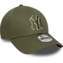 petten-gebogen-groen-verstelbare-band-9forty-outline-van-new-york-yankees-mlb-van-new-era