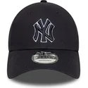 justerbar-marinebla-buet-kasket-med-marineblat-logo-9forty-outline-new-york-yankees-mlb-fra-new-era