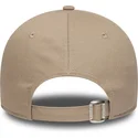 cappellino-curvo-marrone-chiaro-regolabile-con-logo-marrone-9forty-outline-dei-new-york-yankees-mlb-di-new-era