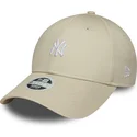 bojd-beige-justerbar-keps-for-dam-9forty-mini-logo-fran-new-york-yankees-mlb-av-new-era