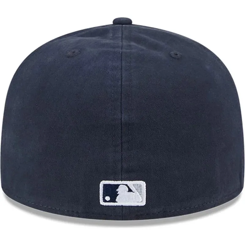 granatowa-dopasowana-czapka-z-daszkiem-59fifty-a-frame-championship-side-flag-new-york-yankees-mlb-new-era
