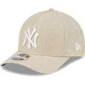 casquette-courbee-beige-snapback-9forty-m-crown-a-frame-cotton-weave-new-york-yankees-mlb-new-era