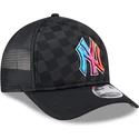 new-york-yankees-mlb-new-era-9forty-m-crown-a-frame-gradient-raceway-svart-truckerkeps