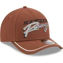 petten-gebogen-bruin-snapback-9forty-m-crown-a-frame-motorsport-van-nascar-van-new-era