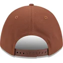 petten-gebogen-bruin-snapback-9forty-m-crown-a-frame-motorsport-van-nascar-van-new-era