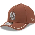 petten-gebogen-bruin-snapback-9forty-m-crown-a-frame-motorsport-van-new-york-yankees-mlb-van-new-era