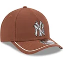 petten-gebogen-bruin-snapback-9forty-m-crown-a-frame-motorsport-van-new-york-yankees-mlb-van-new-era