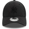 gorra-curva-negra-ajustable-con-logo-negro-9forty-quilted-de-new-york-yankees-mlb-de-new-era