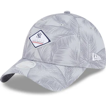 Cap gebogen gray adjustable strap 9TWENTY Leaf Open Back Spring Training Fan Pack 2025 van New York Yankees MLB van New Era