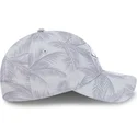 verstellbare-graue-damen-cap-mit-gebogenem-schirm-9twenty-leaf-open-back-spring-training-fan-pack-2025-der-new-york-yankees-mlb-