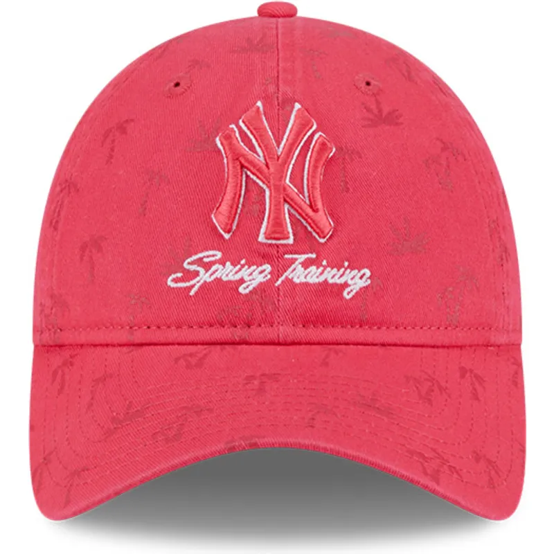 lyserod-justerbar-buet-kasket-til-kvinder-9twenty-pattern-spring-training-fan-pack-2025-fra-new-york-yankees-mlb-fra-new-era