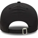 schwarze-verstellbare-kappe-mit-gebogenem-schirm-und-beigem-logo-9forty-recycled-new-york-yankees-mlb-von-new-era