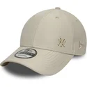 gorra-curva-beige-ajustable-9forty-tonal-flawless-de-new-york-yankees-mlb-de-new-era