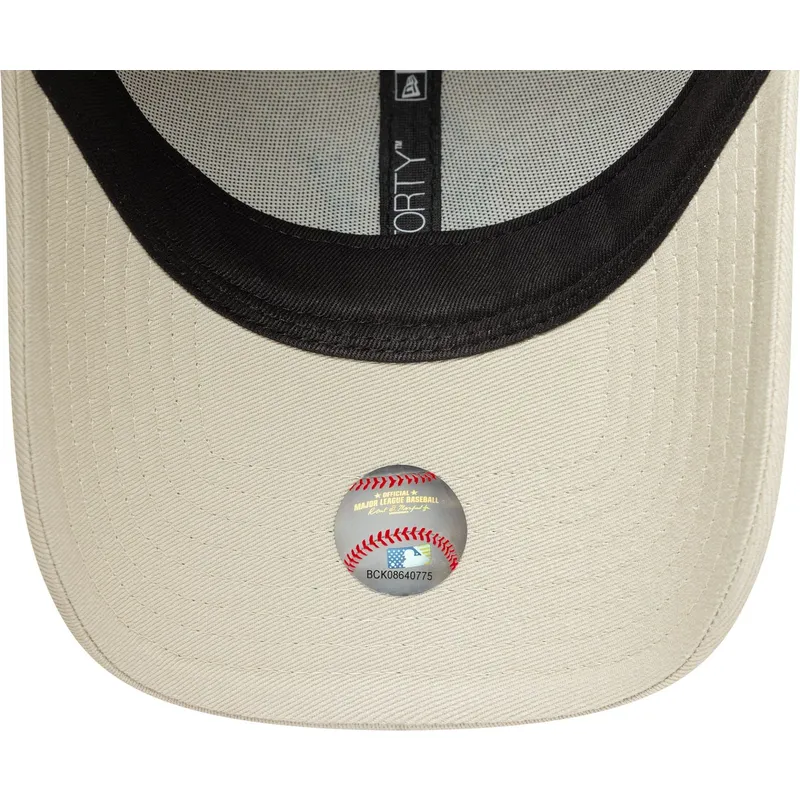 buet-beige-justerbar-9forty-seasonal-infill-kasket-fra-new-york-yankees-mlb-fra-new-era
