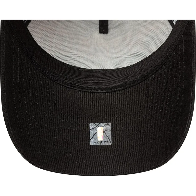 petten-gebogen-zwart-snapback-e-frame-script-van-chicago-bulls-nba-van-new-era