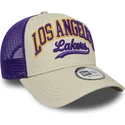 gorra-trucker-beige-y-violeta-e-frame-script-de-los-angeles-lakers-nba-de-new-era