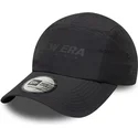 gorra-curva-negra-ajustable-runner-tech-de-new-era