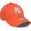 gorra-curva-naranja-ajustable-para-mujer-9forty-league-essential-de-new-york-yankees-mlb-de-new-era