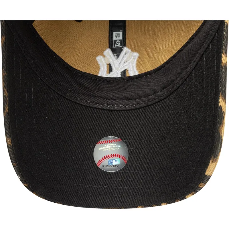 petten-gebogen-luipaard-verstelbaar-9twenty-outline-van-new-york-yankees-mlb-van-new-era