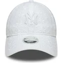 petten-gebogen-wit-verstelbare-band-9twenty-broderie-van-new-york-yankees-mlb-van-new-era