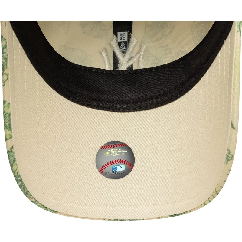 petten-gebogen-beige-verstelbare-band-9twenty-all-over-print-tropical-van-new-york-yankees-mlb-van-new-era petten-gebogen-beige-verstelbare-band-9twenty-all-over-print-tropical-van-new-york-yankees-mlb-van-new-era