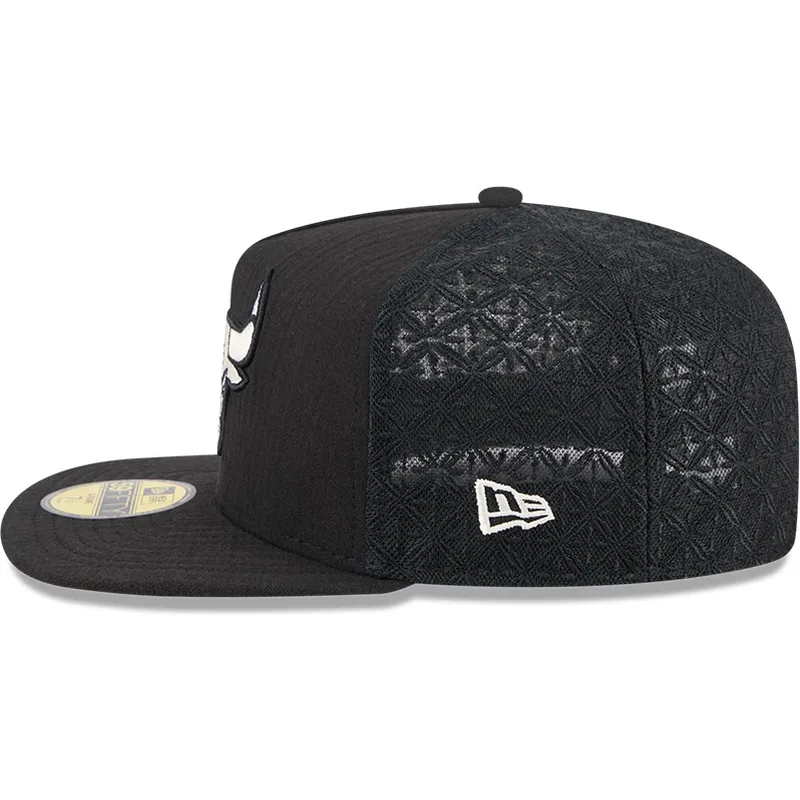petten-plat-zwart-aangepast-59fifty-day-a-frame-van-chicago-bulls-nba-van-new-era