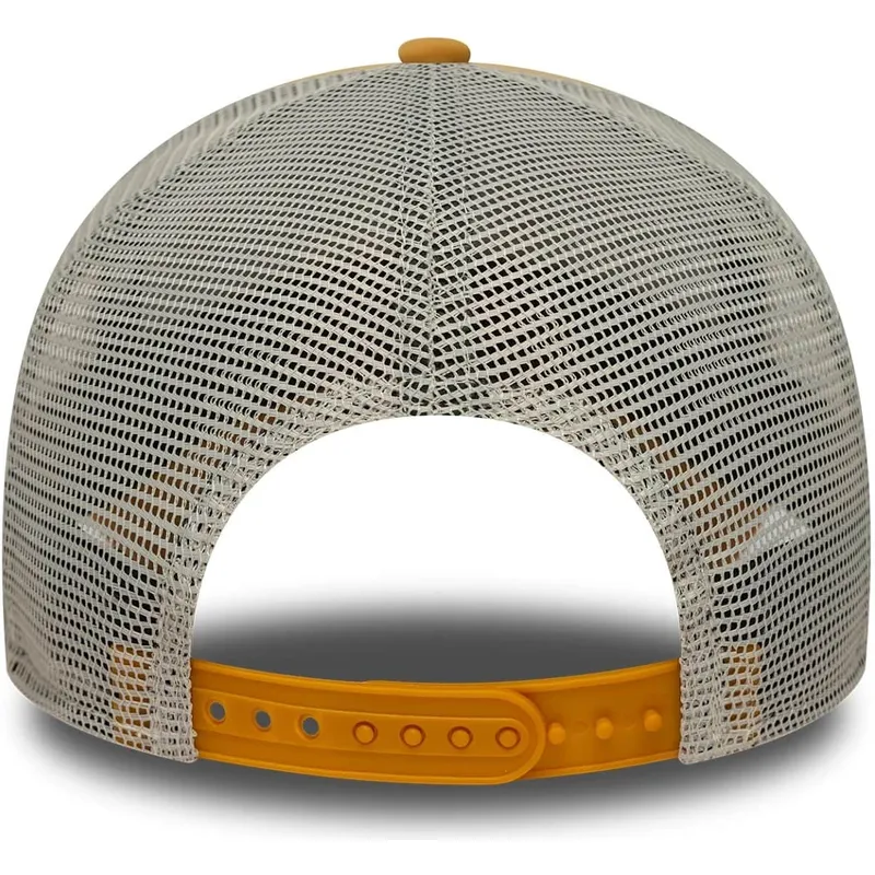 petten-gebogen-beige-snapback-a-frame-graphic-patch-van-new-era petten-gebogen-beige-snapback-a-frame-graphic-patch-van-new-era