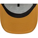 petten-gebogen-beige-snapback-a-frame-graphic-patch-van-new-era