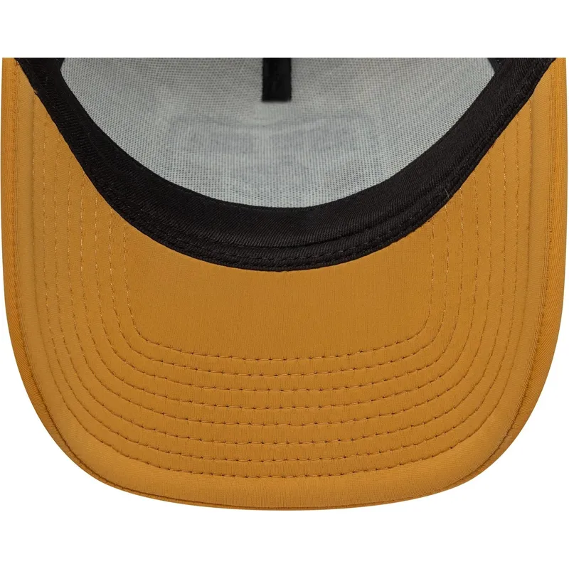 petten-gebogen-beige-snapback-a-frame-graphic-patch-van-new-era petten-gebogen-beige-snapback-a-frame-graphic-patch-van-new-era