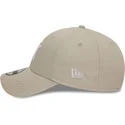 petten-gebogen-beige-verstelbare-band-9forty-league-essential-van-new-york-yankees-mlb-van-new-era