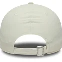 gorra-curva-beige-ajustable-con-logo-azul-marino-9forty-recycled-de-new-york-yankees-mlb-de-new-era