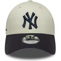 gorra-curva-beige-y-azul-marino-ajustable-9forty-side-script-de-new-york-yankees-mlb-de-new-era